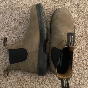 Blundstone Booties, women size 10, stone nubuck